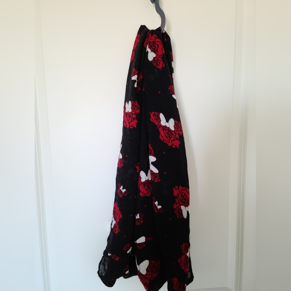 Disney's Minnie Roses Infinity Scarf